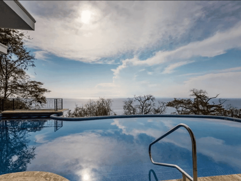 Ocean view property in Jaco